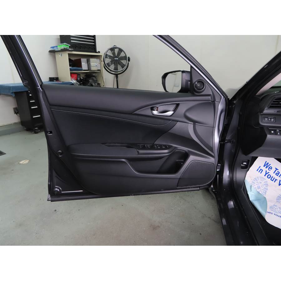 2020 Honda Insight Front door woofer location