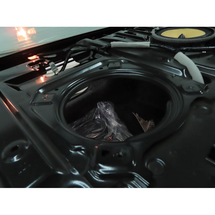 2022 Honda Insight Rear deck center speaker removed