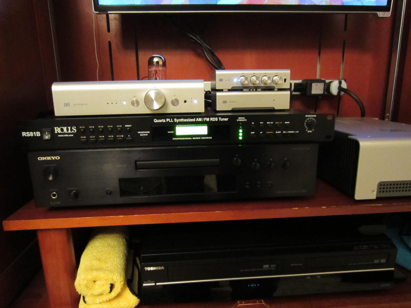 Customer Reviews: Rolls RS81B Commercial AM/FM tuner at Crutchfield