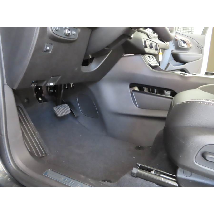 2018 GMC Terrain Factory amplifier location