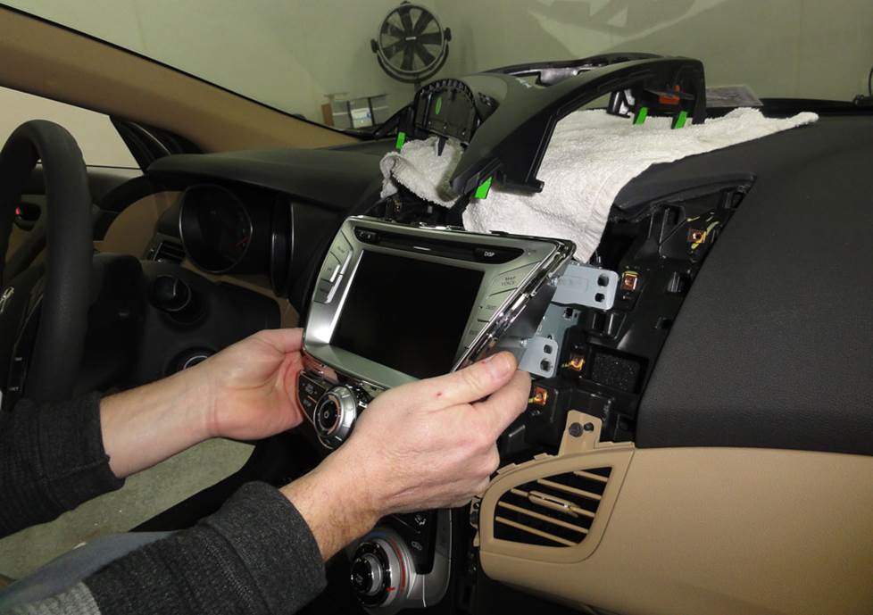 hyundai elantra sedan radio removal