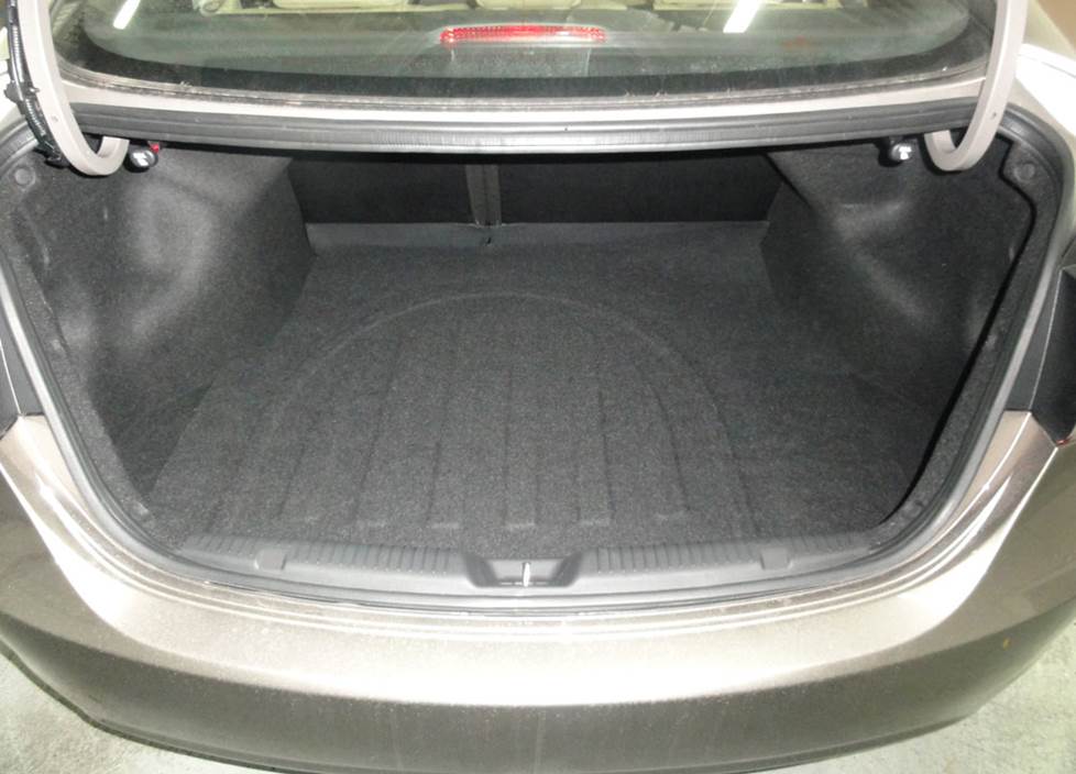hyundai elantra sedan trunk