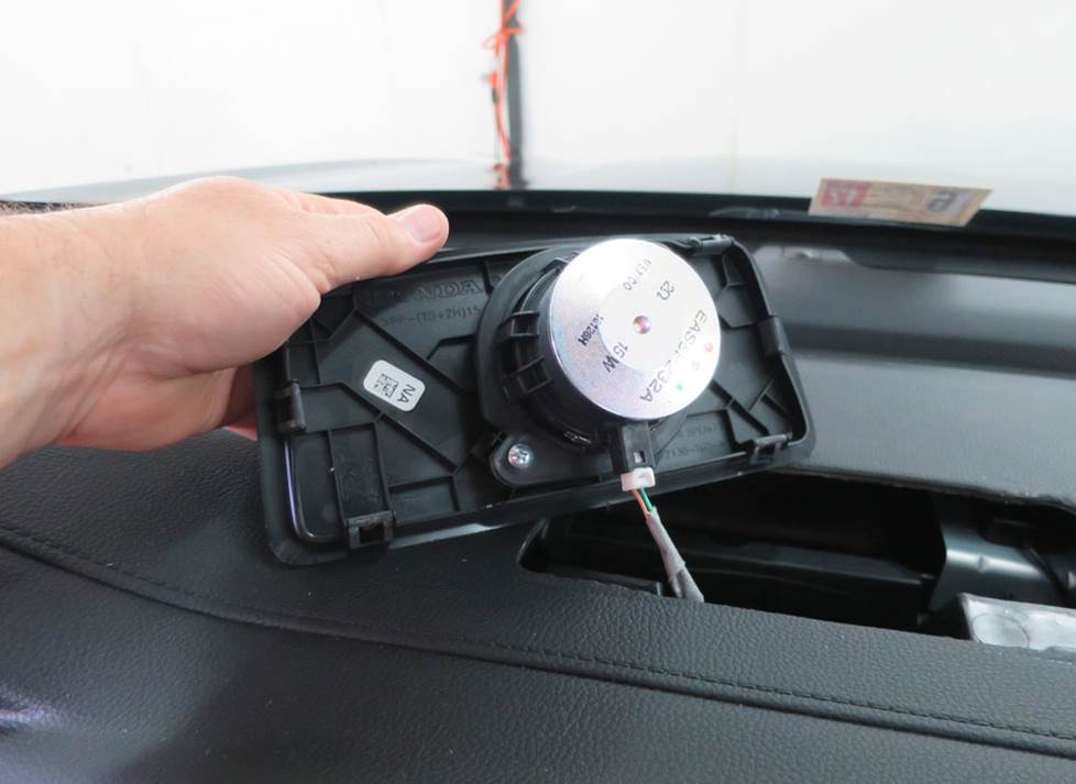 honda ridgeline enter dash speaker