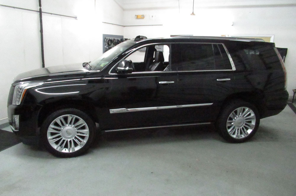 thumbnail image 2 of NAGD Right Front Door Window Glass For 2015-2020 Cadillac Escalade / ESV - Clear Tempered 2 of 6