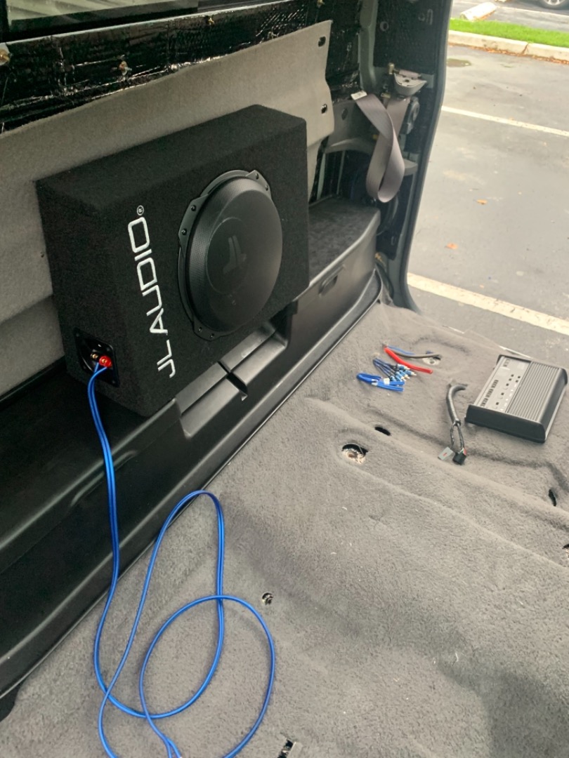 Customer Reviews: JL Audio CS110TG-TW3 Sealed PowerWedge™ enclosure with  one 10