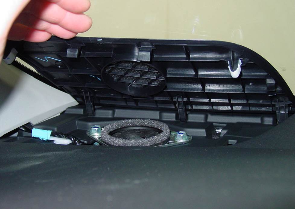 toyota sienna corner dash speaker