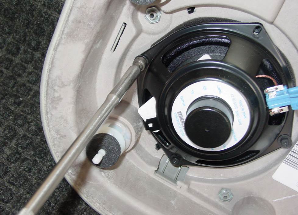 cadillac dts rear door speaker