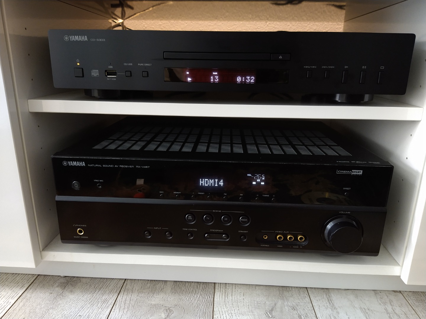 Customer Reviews: Yamaha CD-S303 Single-disc CD player with front