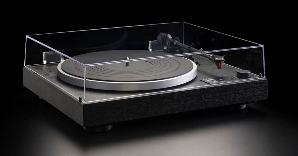Dual CS 429 Fully automatic belt-drive turntable with built-in phono preamp