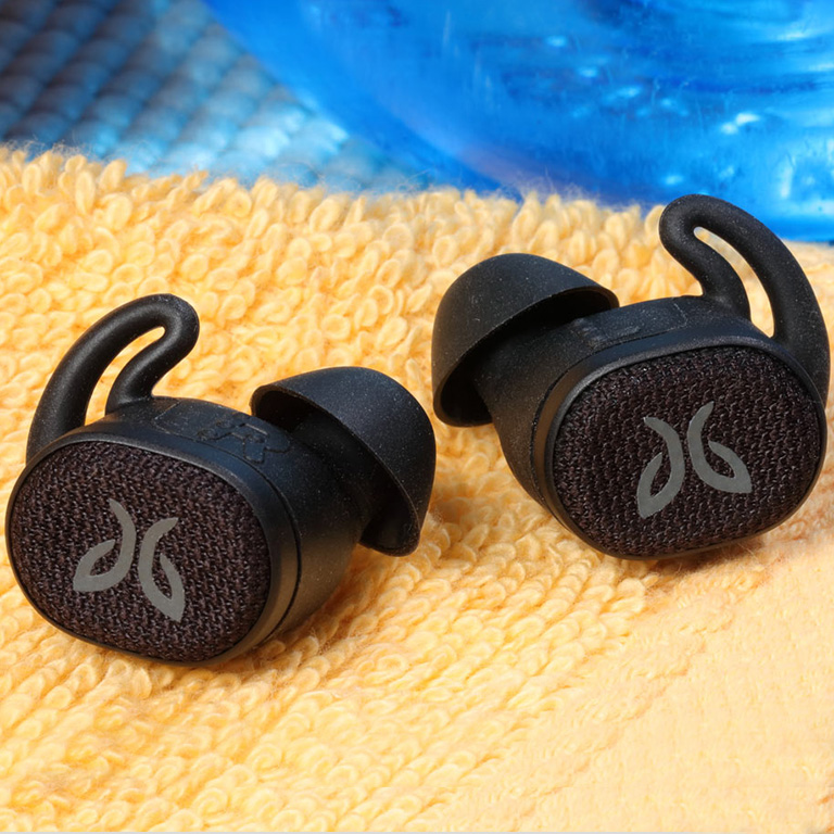 Every workout needs great tunes. Music can help you push through those summertime reps to meet your fitness goals. Our expert, Archer, helps you find the perfect pair of wireless headphones for getting in shape.