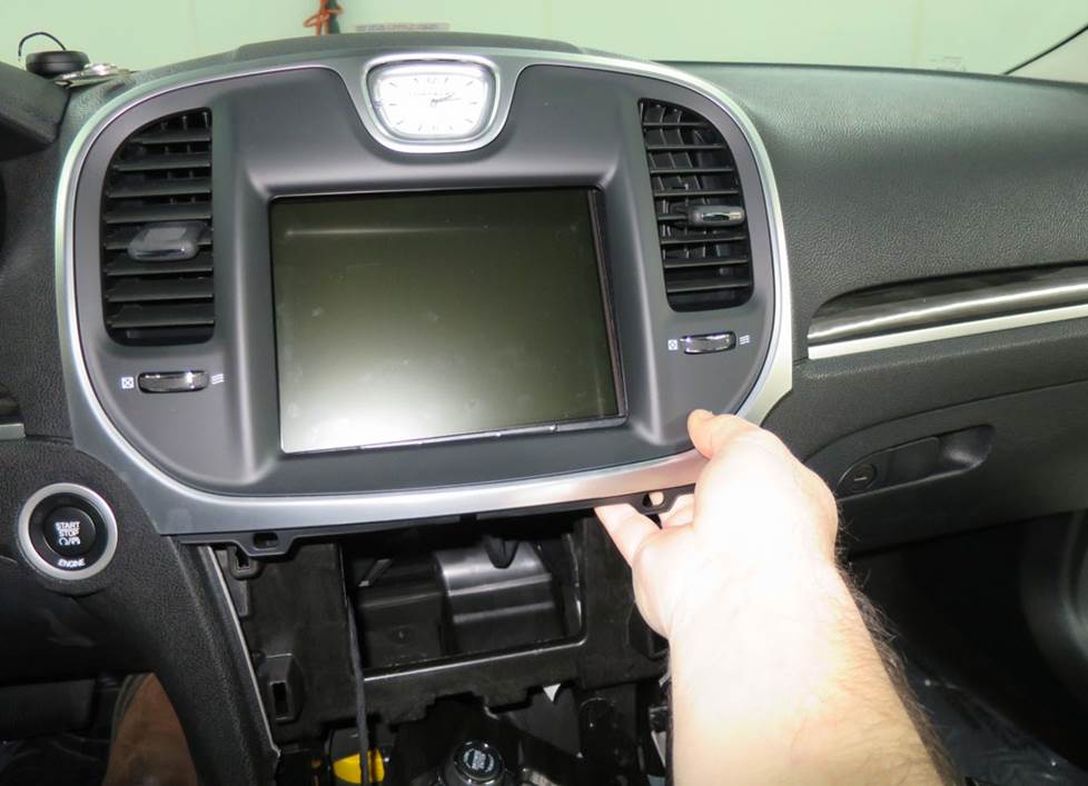 chrysler 300 radio removal