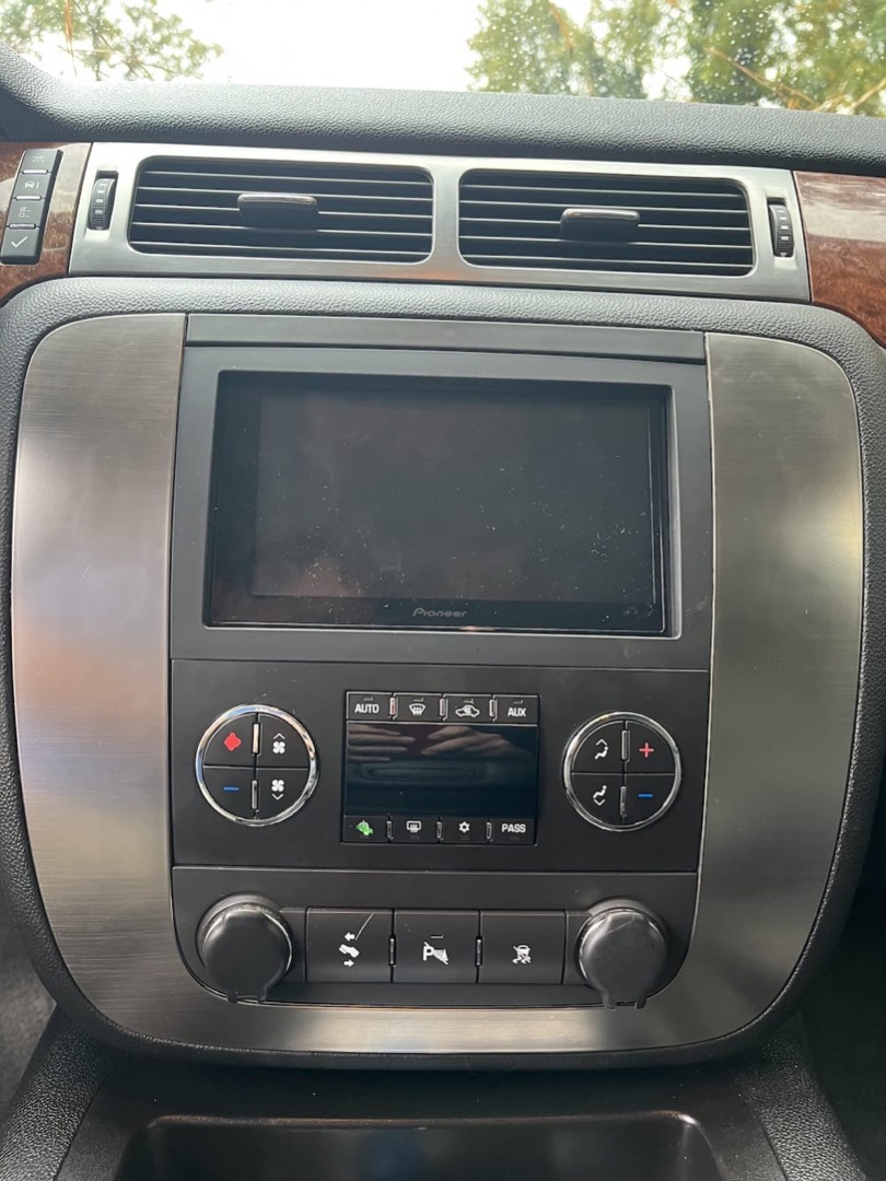 Pioneer DMH-W2700NEX 2-DIN Headunit w/ Apple CarPlay and