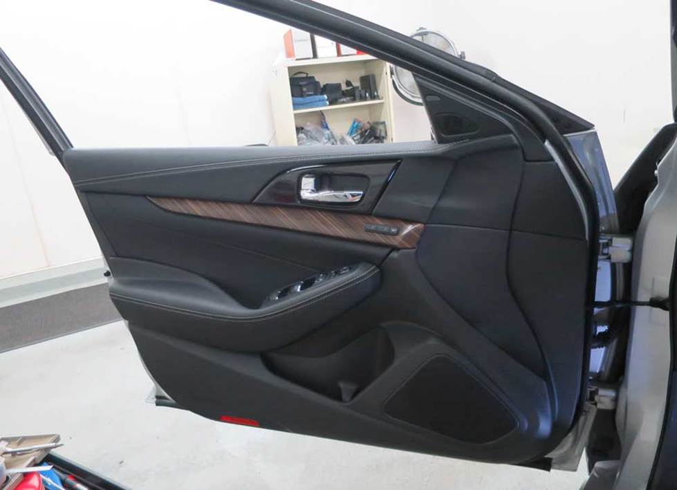 nissan maxima front door speakers