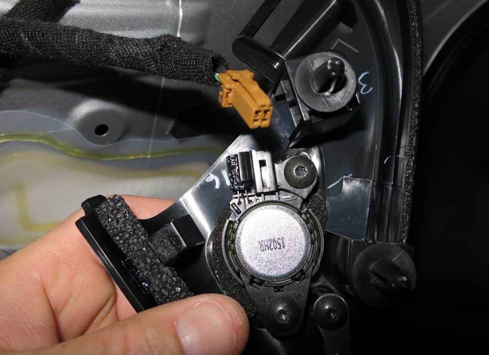 nissan maxima door tweeter