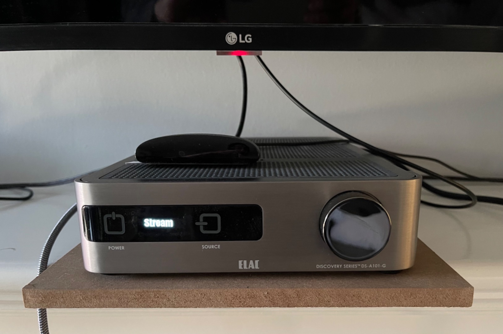 Customer Reviews: ELAC Discovery Series DS-A101-G Integrated amp and  network music player with Wi-Fi, Bluetooth®, and Dolby® Digital decoding at  Crutchfield