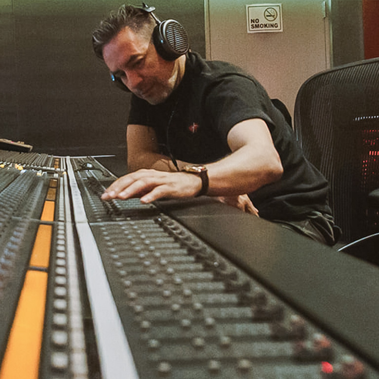 Vibe with a music industry legend,14-time Grammy winner Manny Marroquin talks with our headphone expert about his sound mixing career, working with Kendrick Lamar, and designing his signature Audeze MM-500 headphones.	Listen up