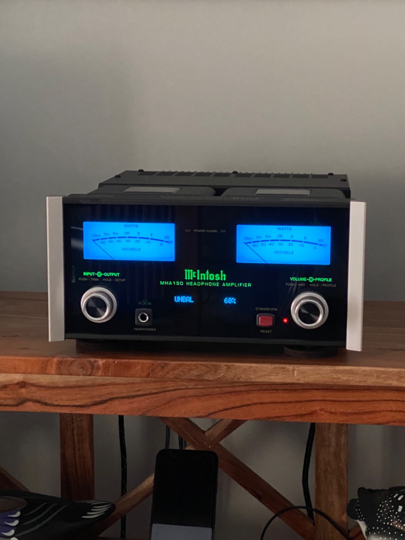 Mcintosh mha150 best sale headphone amplifier