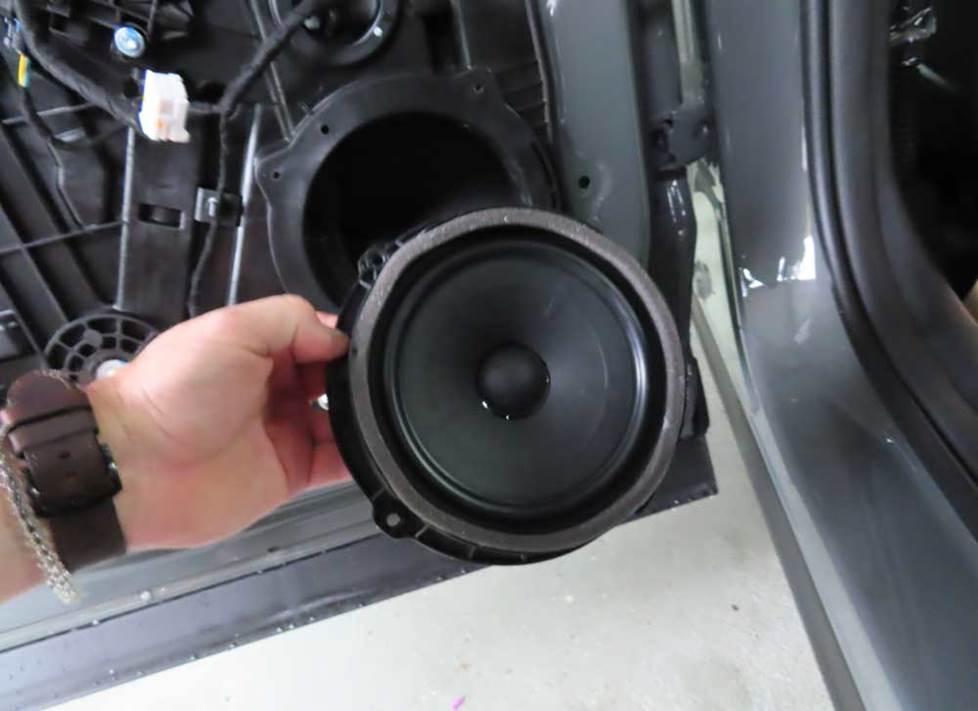 hyundai santa cruz speaker removal