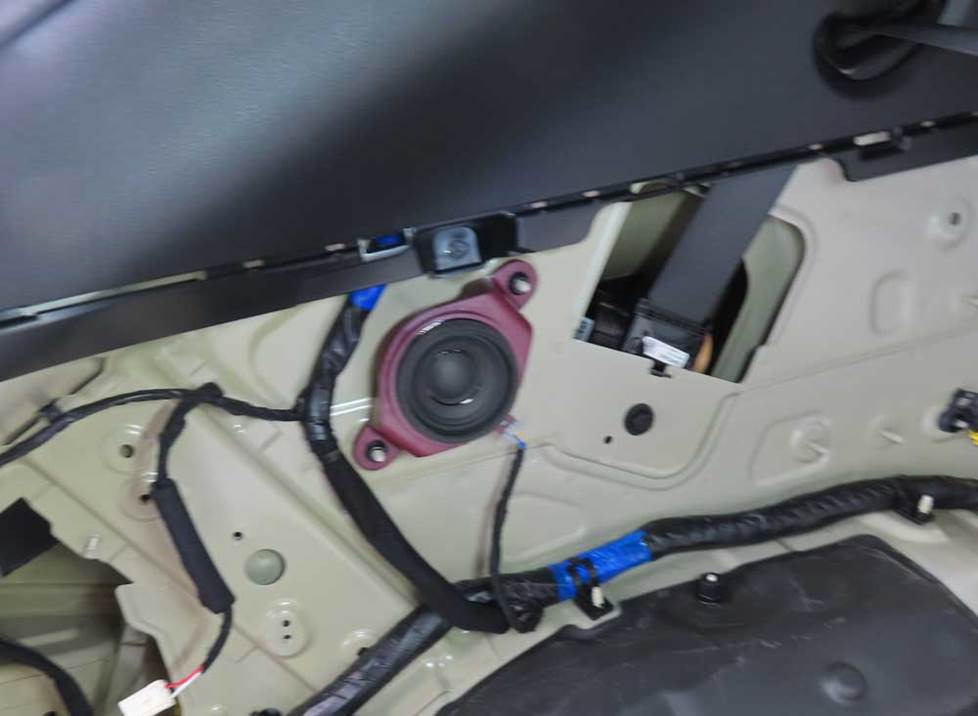 Kia EV6 rear panel speaker