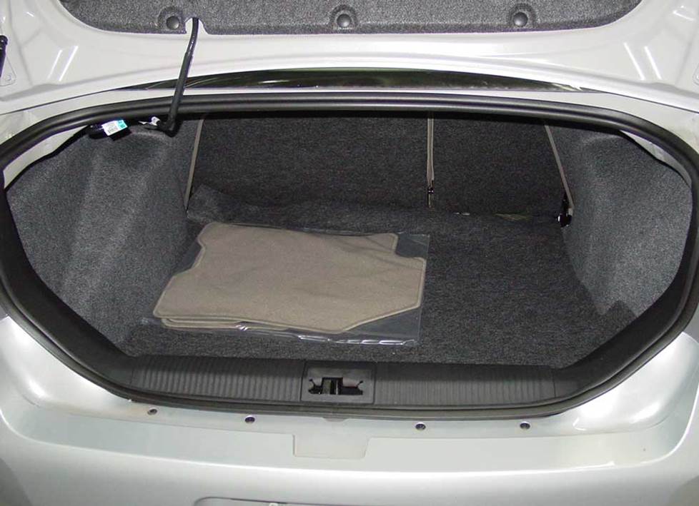 ford focus coupe trunk