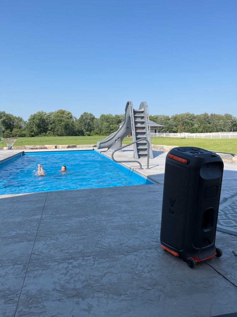 JBL Partybox 710 Review - Its Your Personal Earthquake Machine 