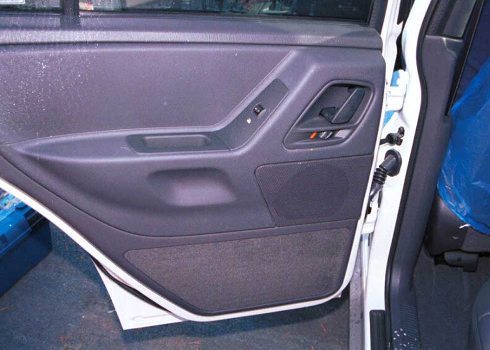 jeep grand cherokee infinity rear door speakers