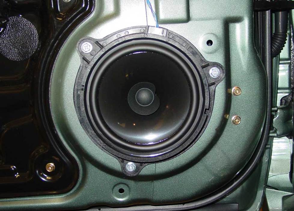 Nissan Altima factory 6-3/4 speaker