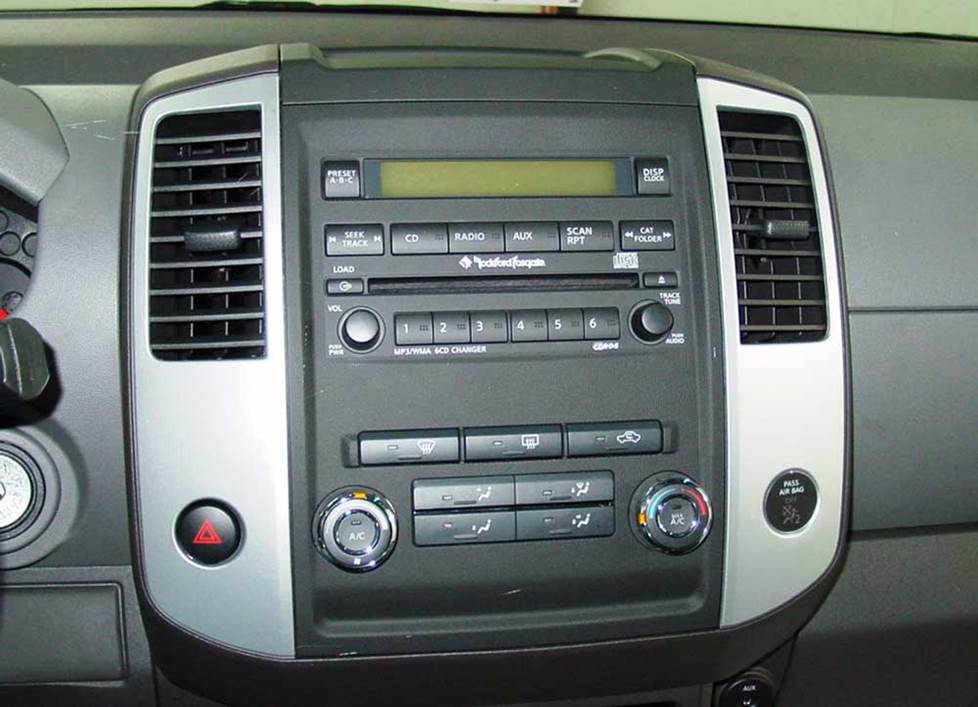 Stereo integrated into the nissan xterra dash (Crutchfield Research Photo)