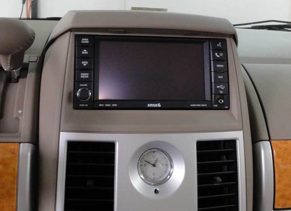Chrysler Town & Country factory radio