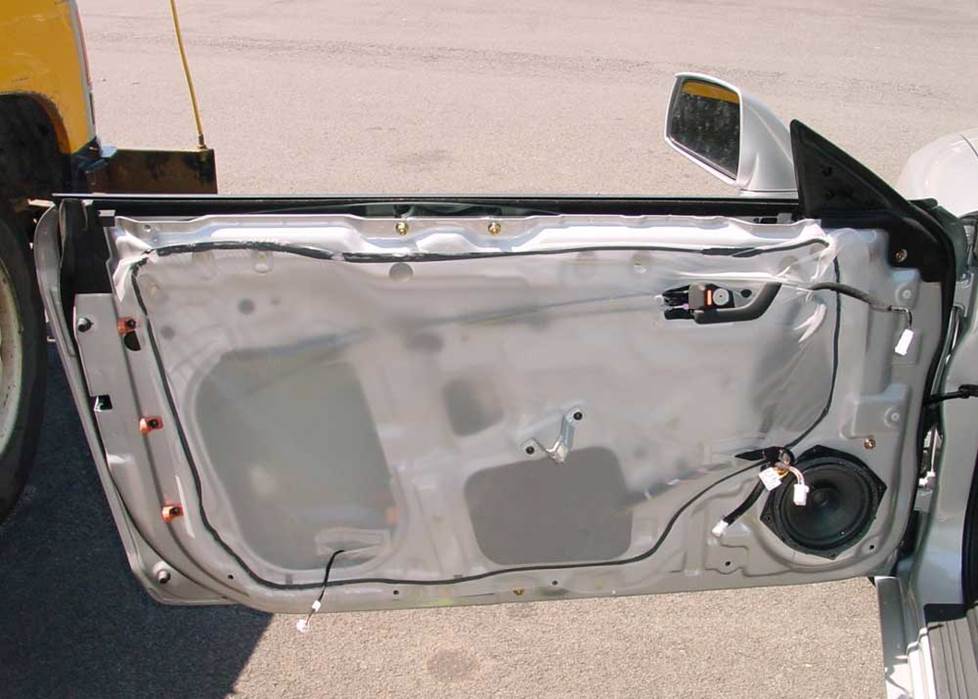 Hyundai Tiburon front door