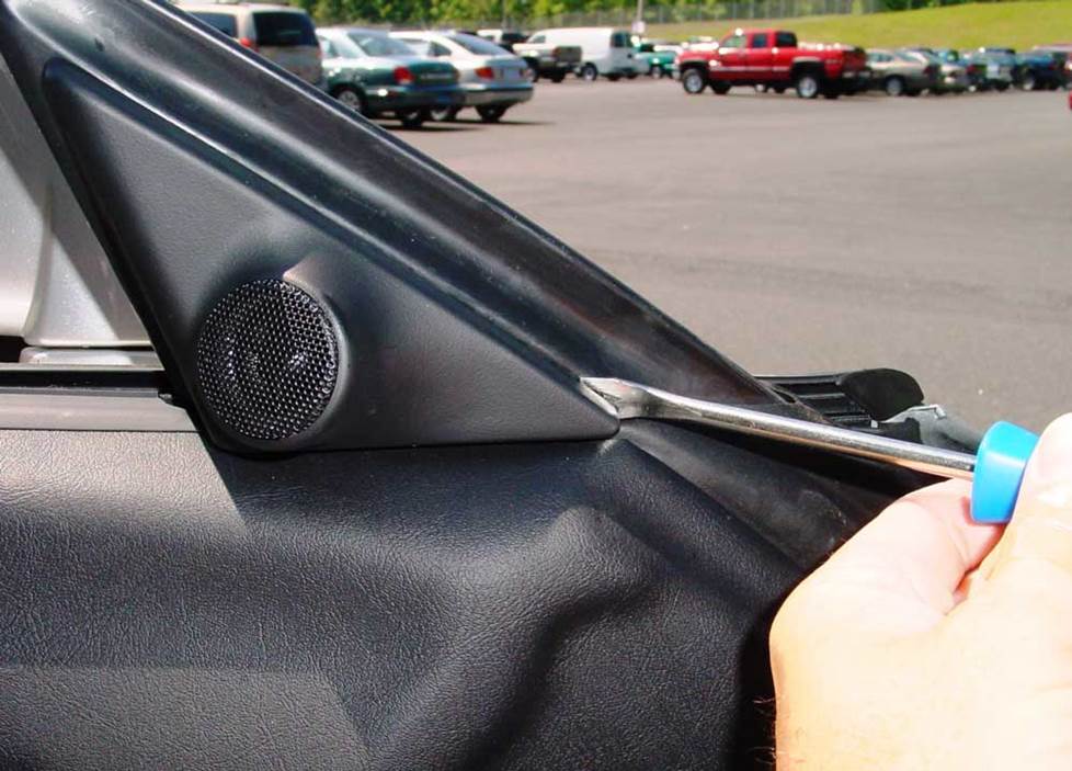 Hyundai Tiburon front door tweeter