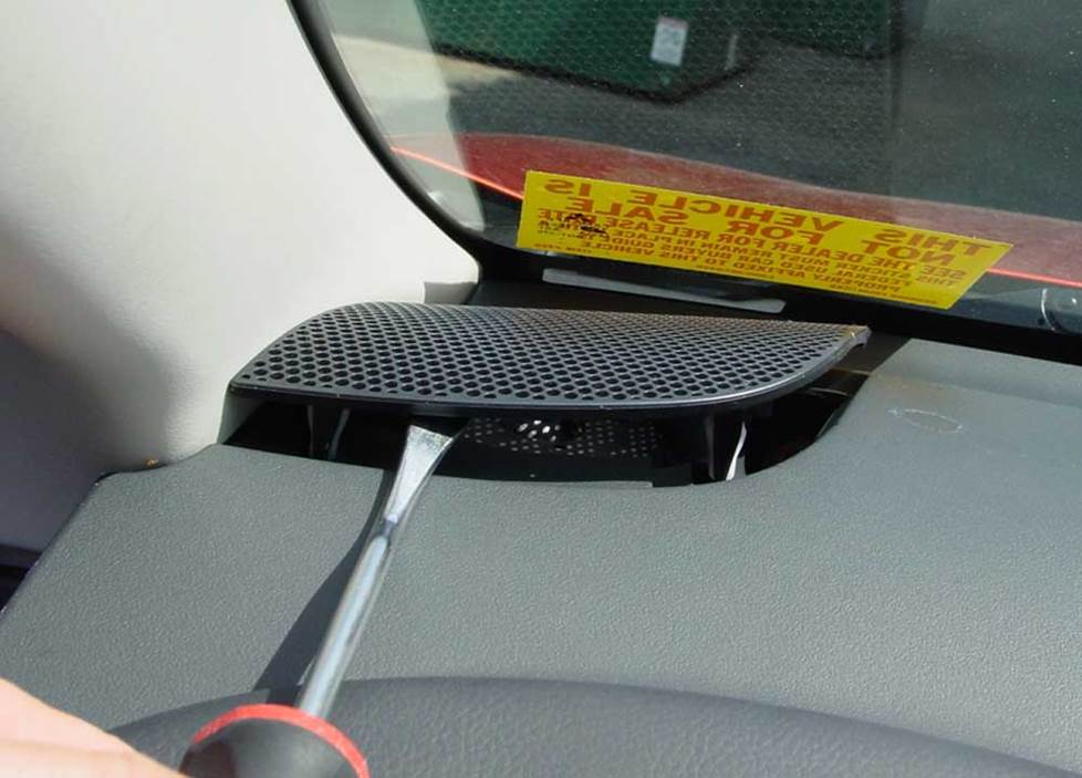 mitsubishi eclipse dash speakers