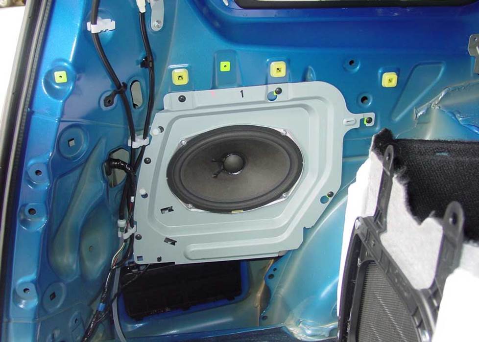 subaru forester factory subwoofer