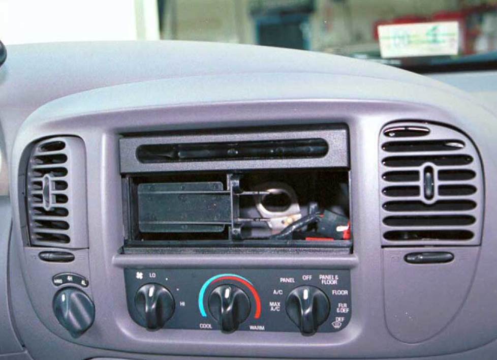 Ford F-150 radio kit