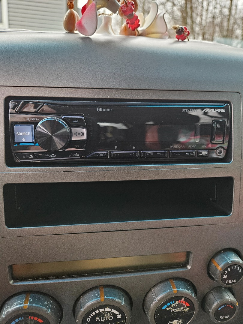 Double Din Dash Kit For 2006-2007 Saturn ION & Vue - Silver Painted Radio Installation Bezel