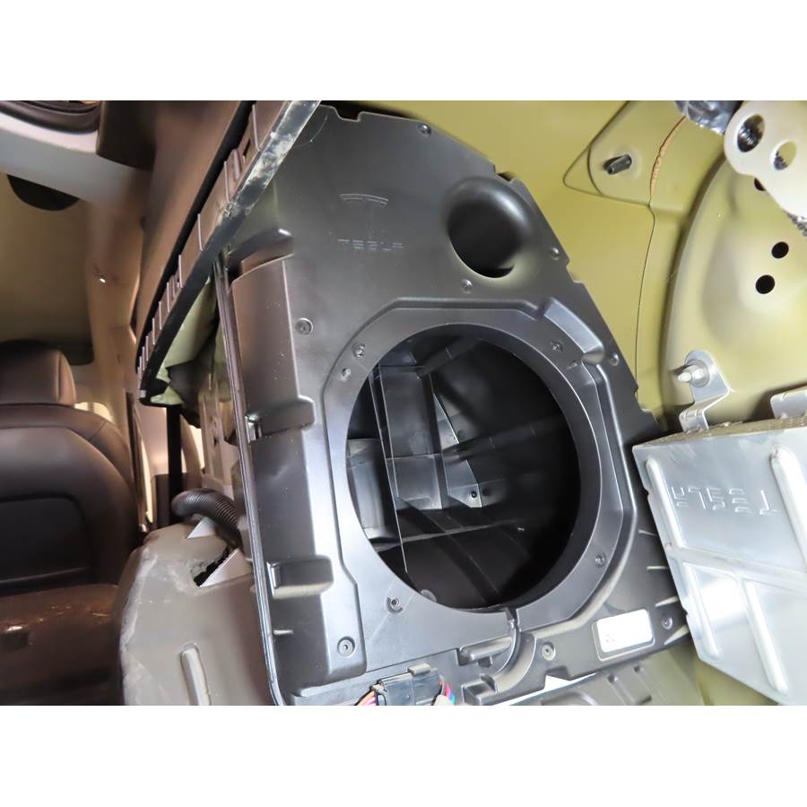 2020 Tesla Model Y Far-rear side speaker removed