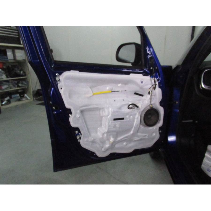2014 Fiat 500L Front door speaker