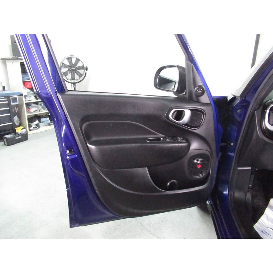2017 Fiat 500L Front door speaker location
