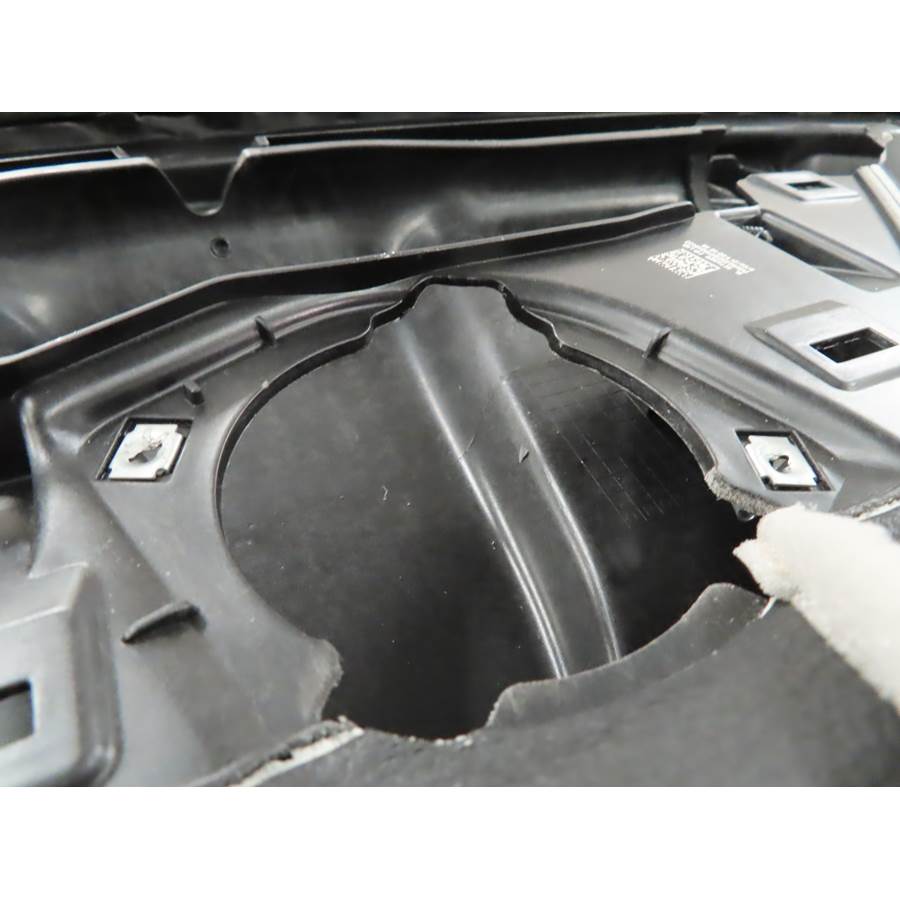 2025 Jeep Grand Cherokee Center dash speaker removed