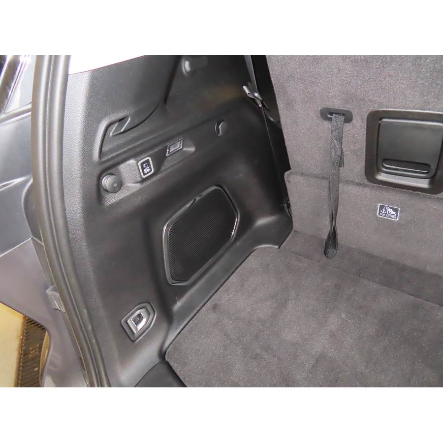 2022 Jeep Grand Cherokee Far-rear side speaker location