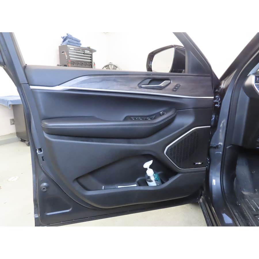 2025 Jeep Grand Cherokee Front door speaker location