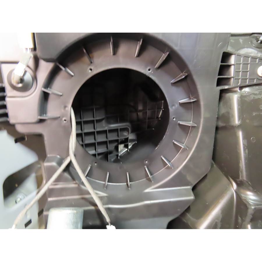 2025 Jeep Grand Cherokee Far-rear side speaker removed