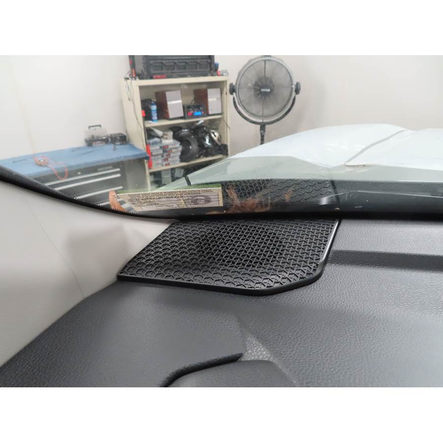 2022 Toyota Tundra Dash speaker location
