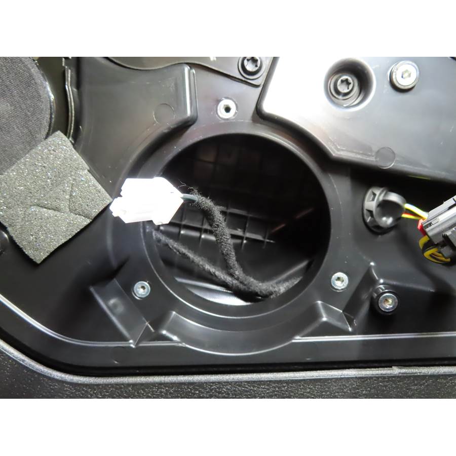 2024 Jeep Wrangler Rollbar speaker removed