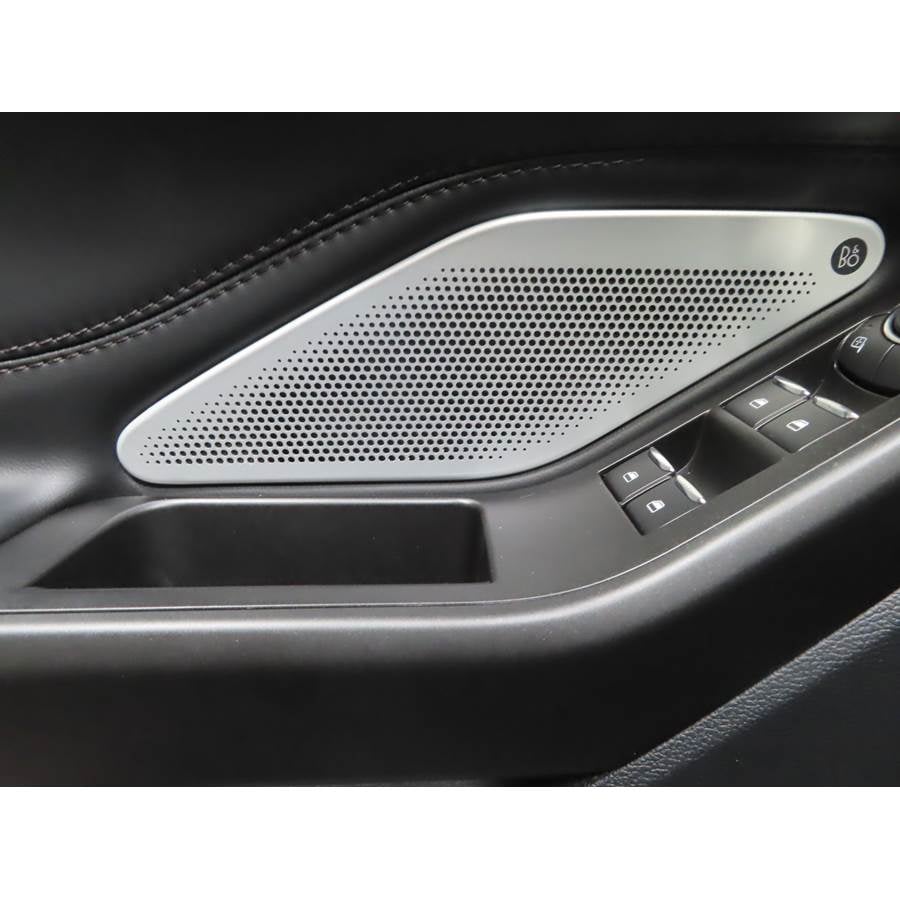2021 Ford Explorer Front door midrange location