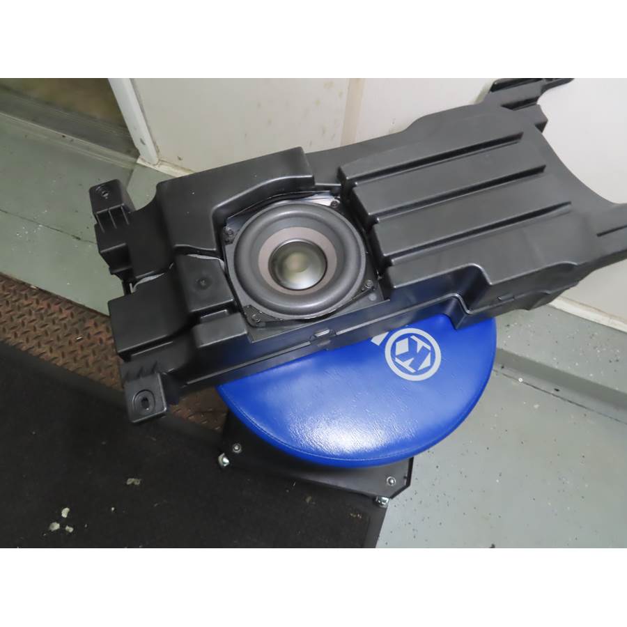 2023 GMC Yukon Center console speaker
