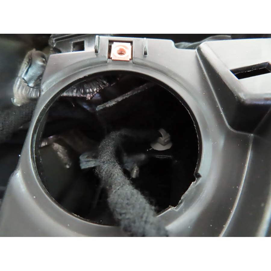 2024 GMC Yukon Dash speaker removed