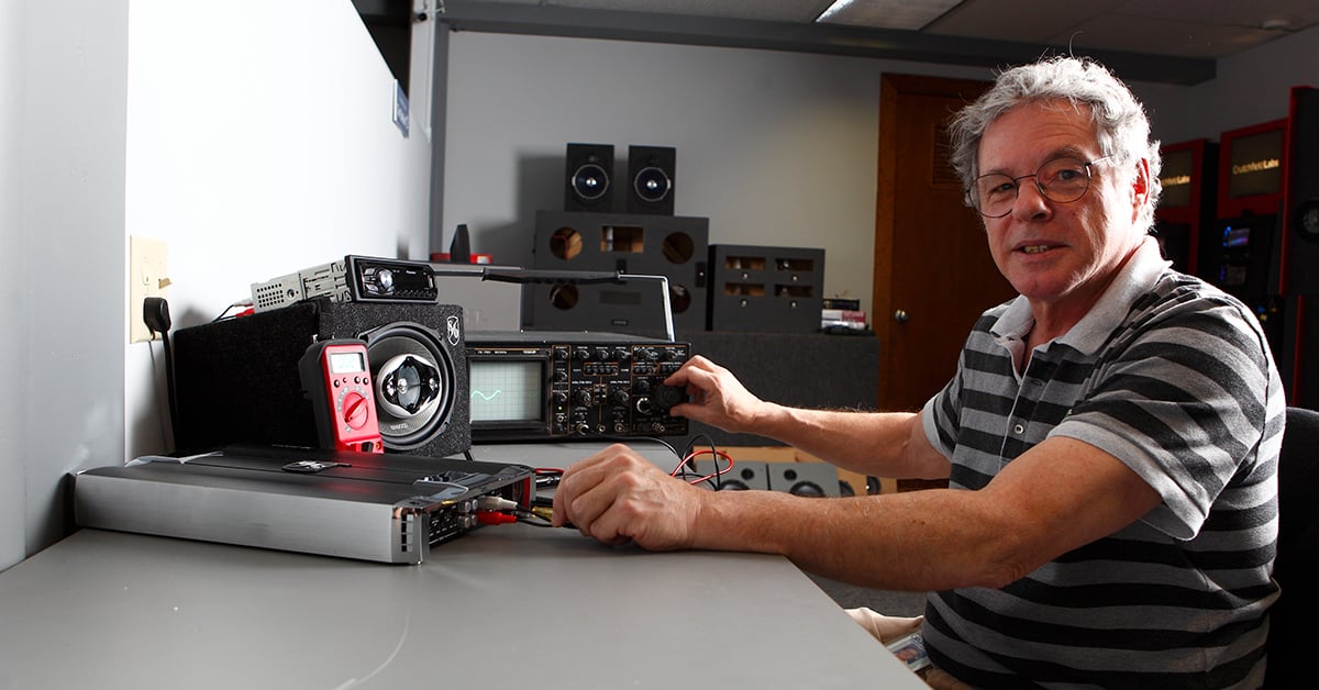 How to set amplifier gain using test tones