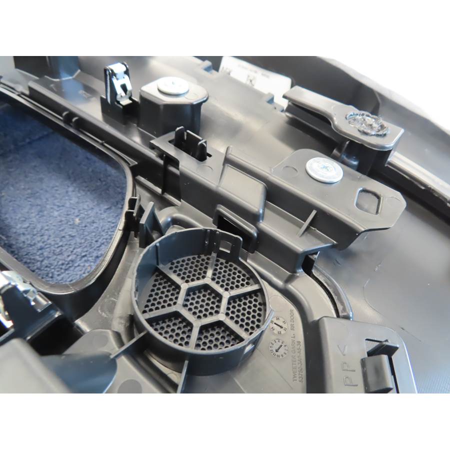 2024 Honda CRV Rear door tweeter removed