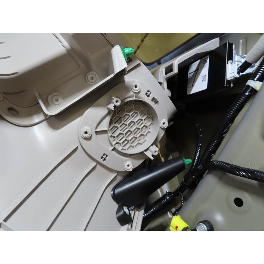 2024 Honda Pilot Rear pillar speaker removed